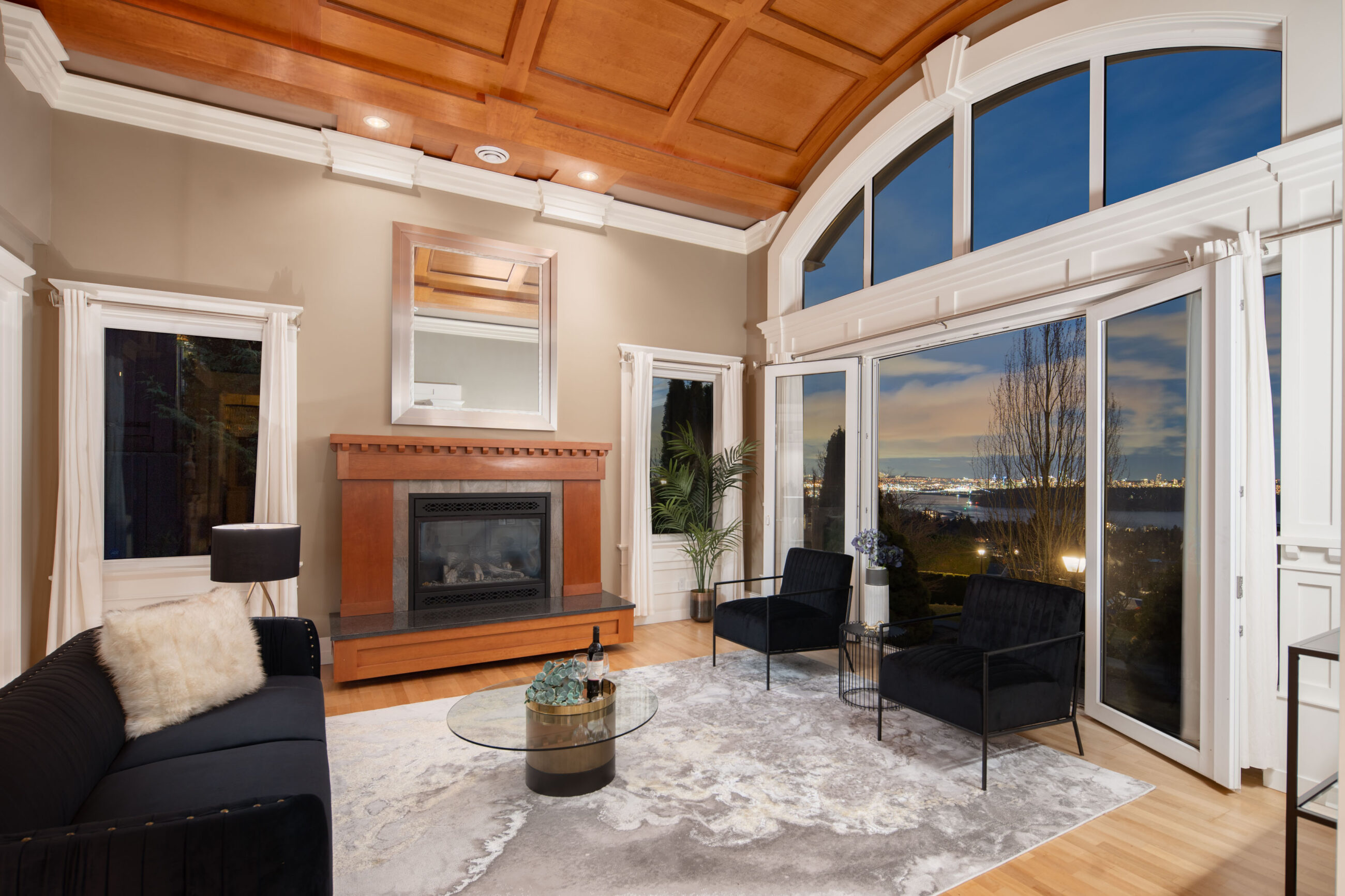 CUSTOM GORGEOUS HOME WITH PANORAMIC VIEW -- 2291 Orchard Ln, West Vancouver